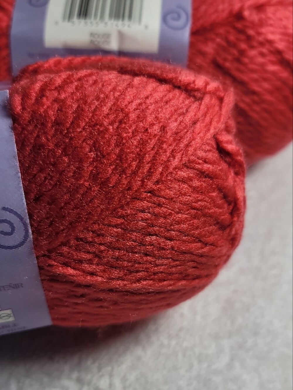Softee Chunky Yarn - 3 Green 2 Red NWOT - Picture 9 of 9